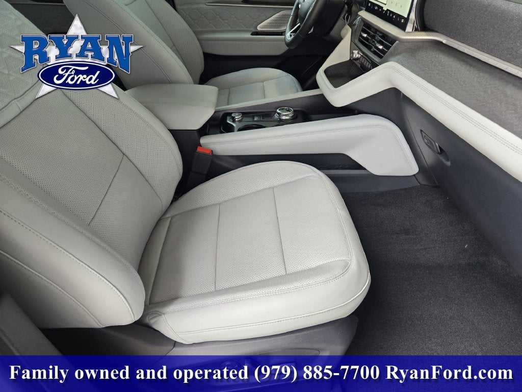 2027 Ford Explorer Platinum™