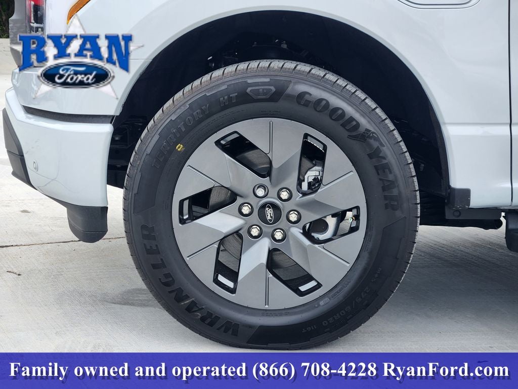 2025 Ford F-150 Lightning Flash