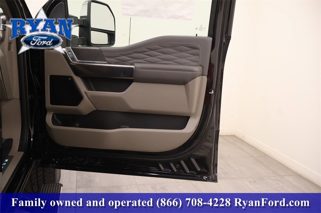 2025 Ford F-250SD Platinum