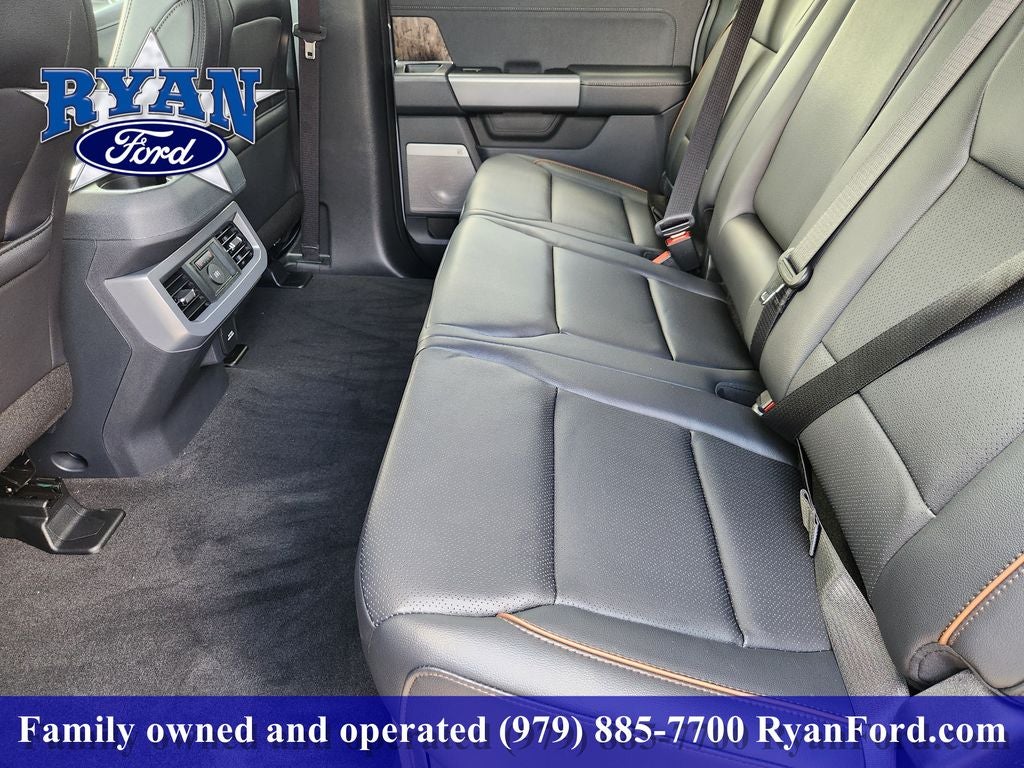 2027 Ford F-350SD F-350® Lariat®