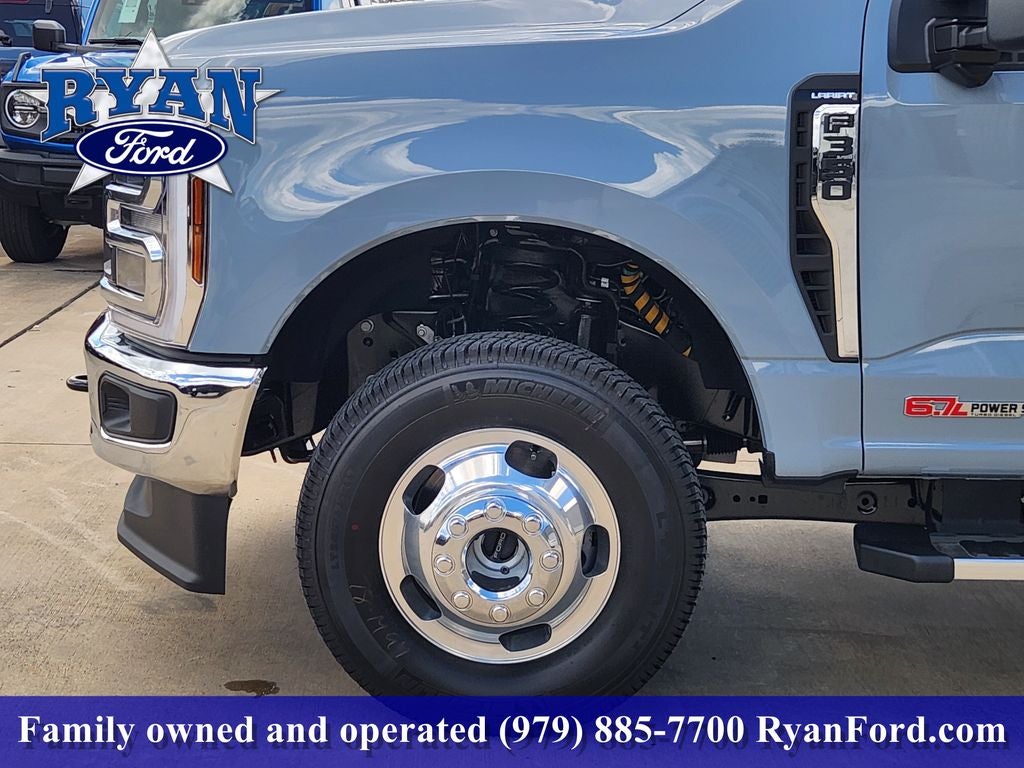 2027 Ford F-350SD F-350® Lariat®