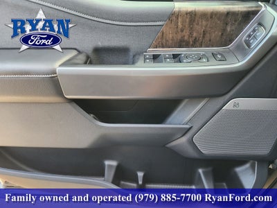 2027 Ford F-350SD F-350® Lariat®