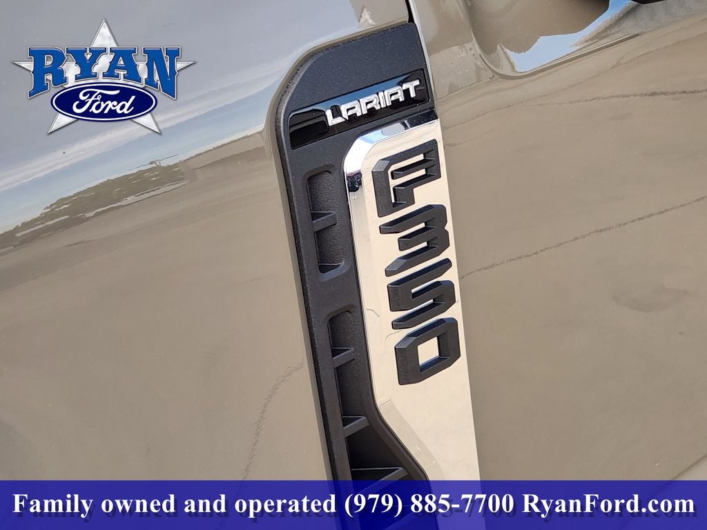 2027 Ford F-350SD F-350® Lariat®
