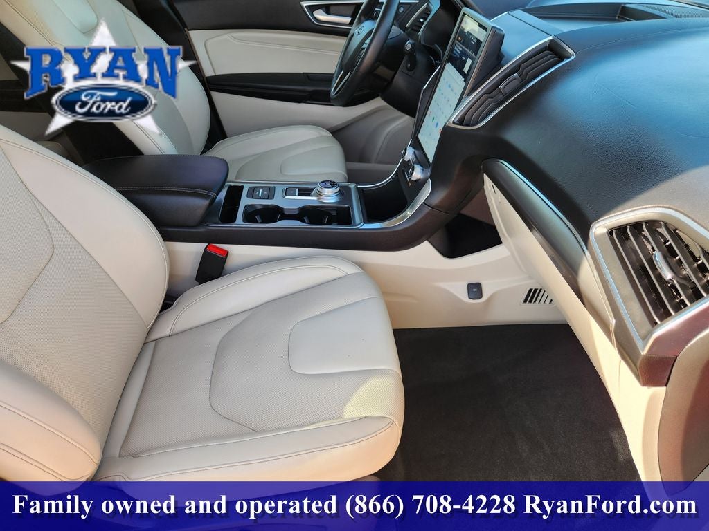 2022 Ford Edge Titanium