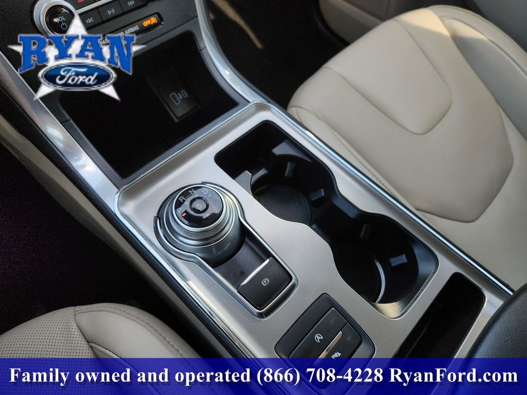 2022 Ford Edge Titanium
