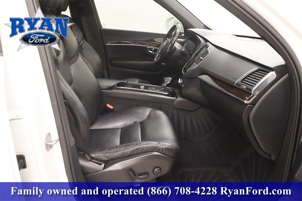 2019 Volvo XC90 T5 Momentum