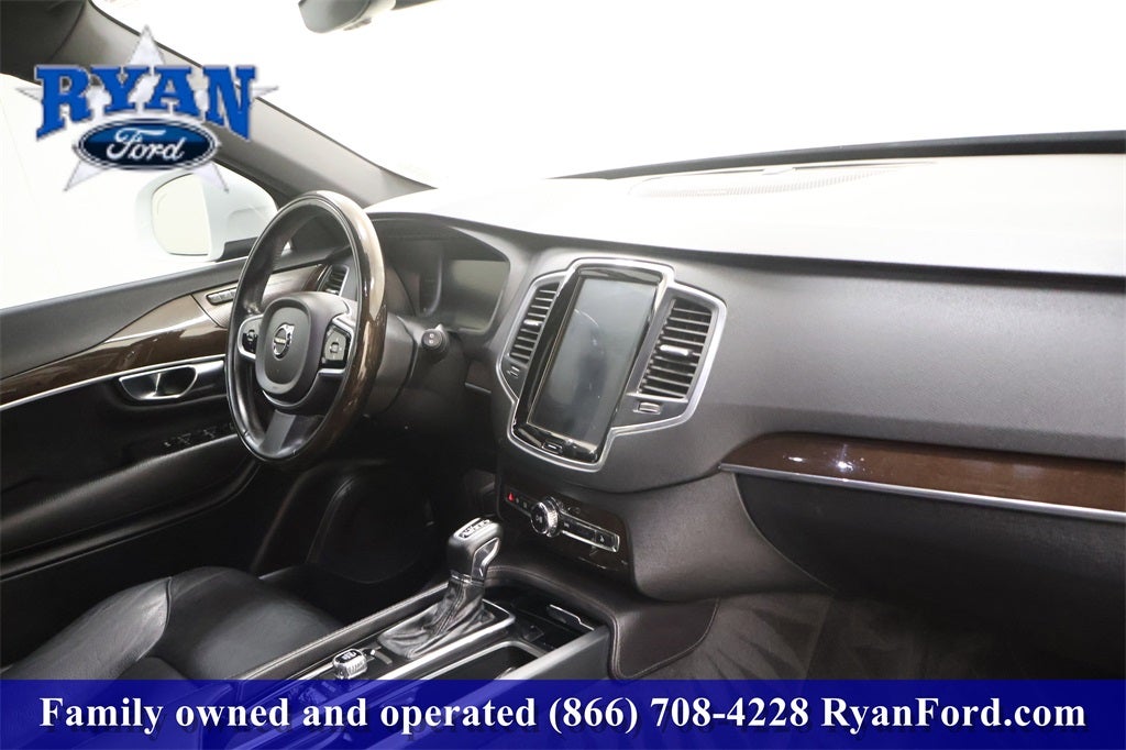 2019 Volvo XC90 T5 Momentum
